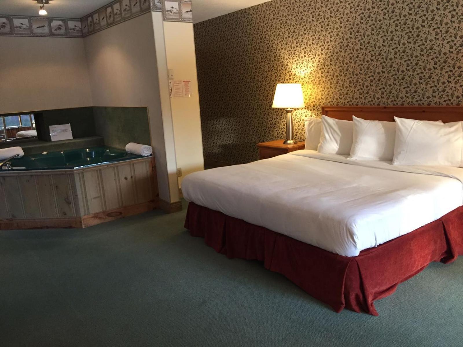 Algonquin Lakeside Inn Dwight Номер фото